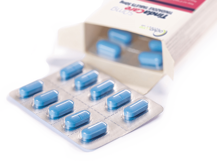 Cápsulas farmacéuticas AdvaCare Pharma en blister y caja.