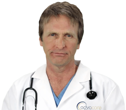 Un médico que brinda detalles sobre la amplia gama de productos de la compañía farmacéutica AdvaCare Pharma.